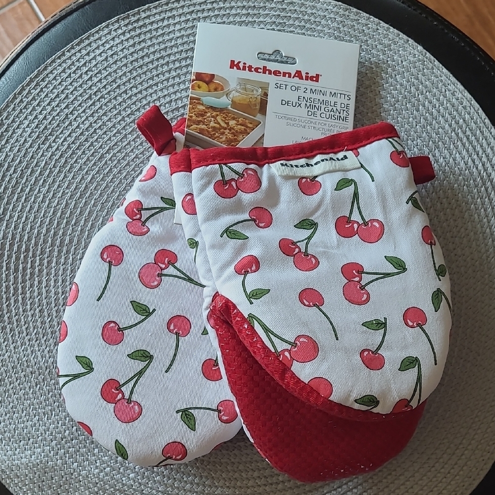 KitchenAid Mini Mitts